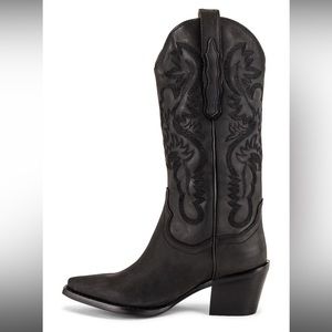Jeffrey Campbell Dagget Cowboy Boot in Black size 8